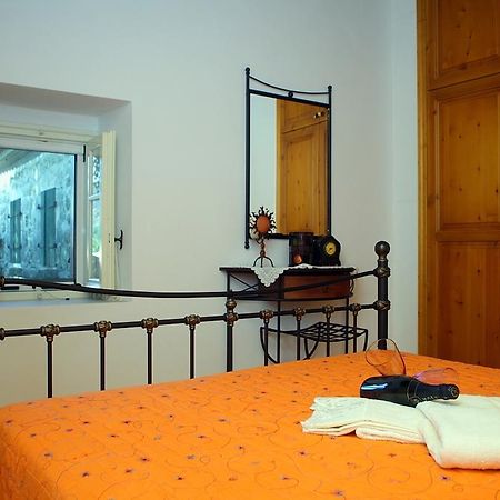 Menelia Cottage Platístoma Zimmer foto