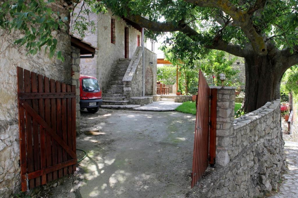 Menelia Cottage Platístoma Zimmer foto